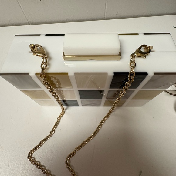 Sondra Roberts Box Purse Evening Bag Acrylic with Square Shell Pattern EUC - Picture 8 of 8